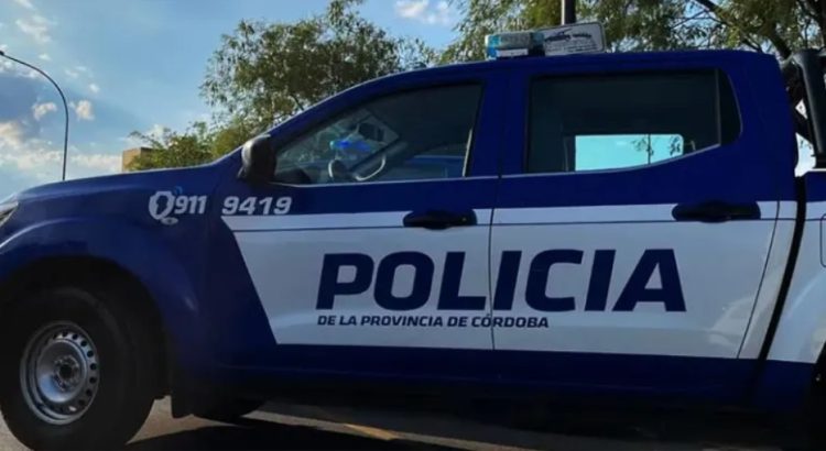 Entró a robar a una licorería… y se emborrachó