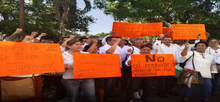 Protestan maestros en Tamaulipas