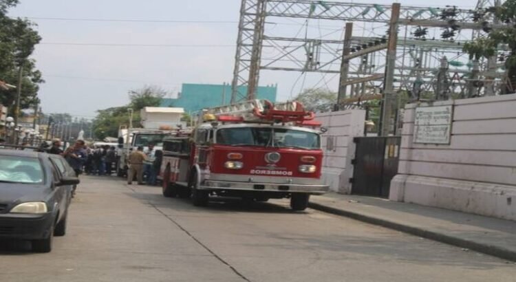 Explota un transformador de la CFE en Tampico