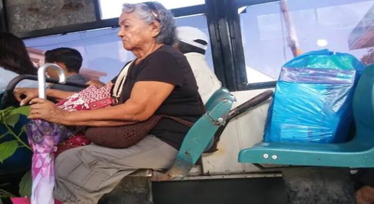 Con los asientos despedazados circula el transporte público en el sur de Tamaulipas