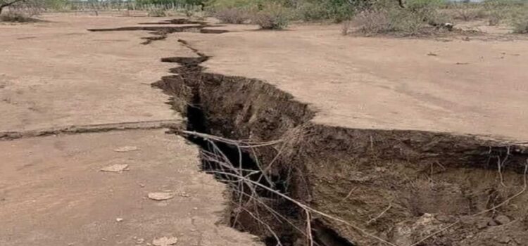 3 km de grietas causan temor en pueblo mágico de Tamaulipas