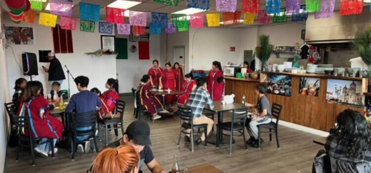 “Salsa oaxaqueña”. Restaurante de hermanos triquis de Oaxaca triunfa en Alaska