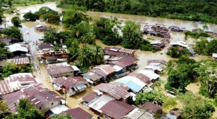 Petro declara situación de desastre en Colombia por lluvias torrenciales