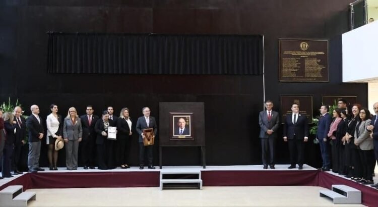 Se da la entrega Medalla al Mérito “Luis García de Arellano” 2024 a José Sierra Flores