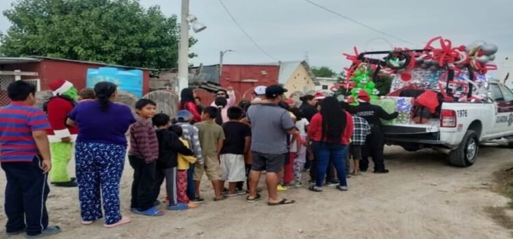 Los elementos de la Guardia Estatal regalaron juguetes y dulces a más de 500 niños
