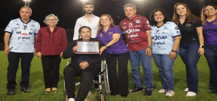 En el estadio de Tamaulipas se le rinde homenaje a Benjamin Galindo