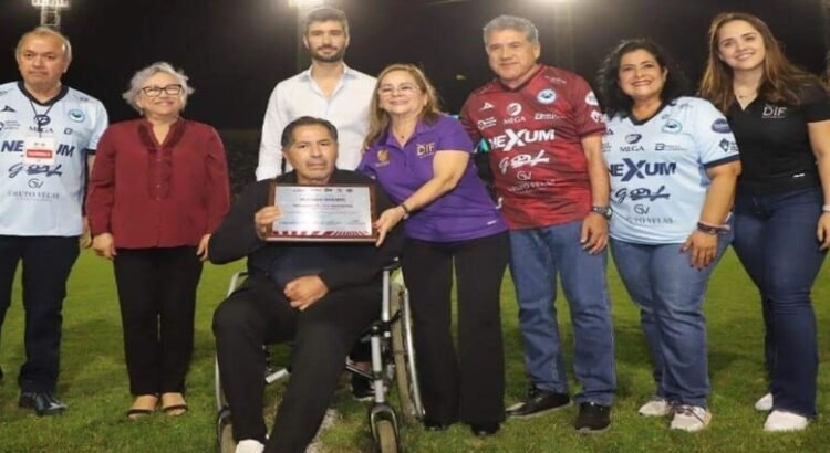 En el estadio de Tamaulipas se le rinde homenaje a Benjamin Galindo