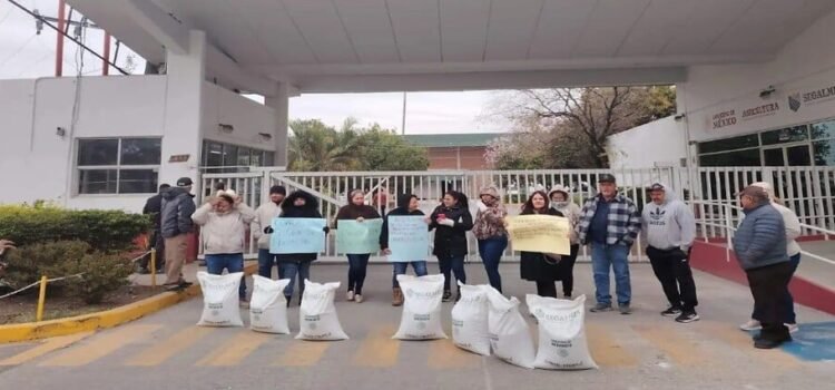 Varios agricultores pusieron un plantón en Tamaulipas para llegar a un acuerdo con Segalmex