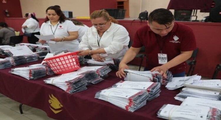 Son entregadas becas escolares a 8,200 alumnos en Nuevo Laredo