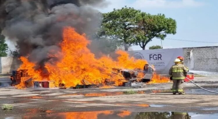 La FGR incinera dos toneladas de metanfetamina y marihuana en el estado de Tamaulipas