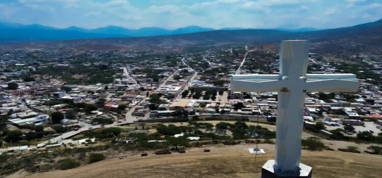 Se inaugura la cruz monumental en Tula, Tamaulipas