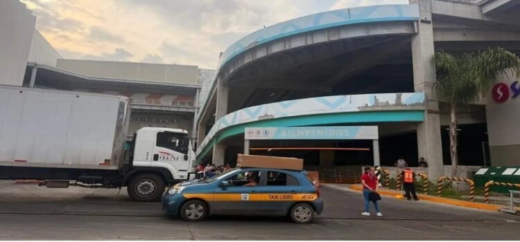 Un hombre pierde la vida tras caer del techo en la madrugada en Galerías Altama