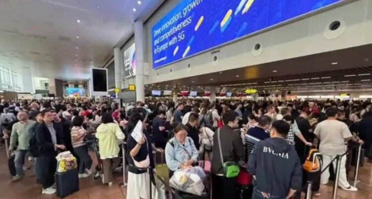 Afectan ciberataques operaciones en aeropuertos de Europa