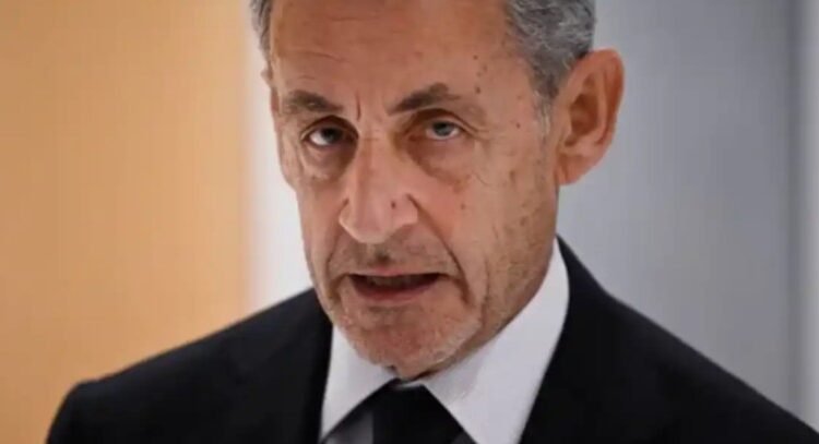 Condenan a Sarkozy a cinco años de prisión por corrupción