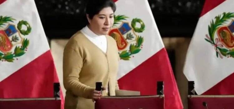 Ordena Perú captura internacional de la exprimera ministra Betssy Chávez