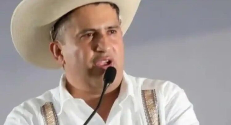 Detienen a escoltas de Carlos Manzo Detienen a escoltas de Carlos Manzo