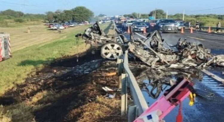 Pierden la vida 3 personas provenientes de Monterrey tras choque frontal en carretera Victoria-Tampico